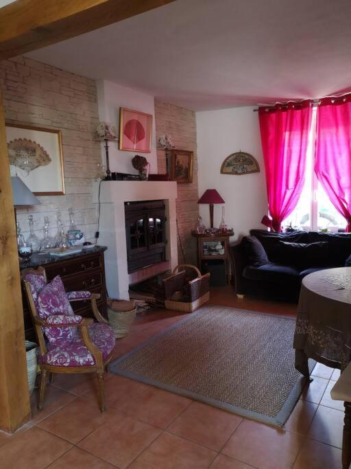 Au Coeur De Mortagne, Un Balcon Sur Le Perche Villa Bagian luar foto