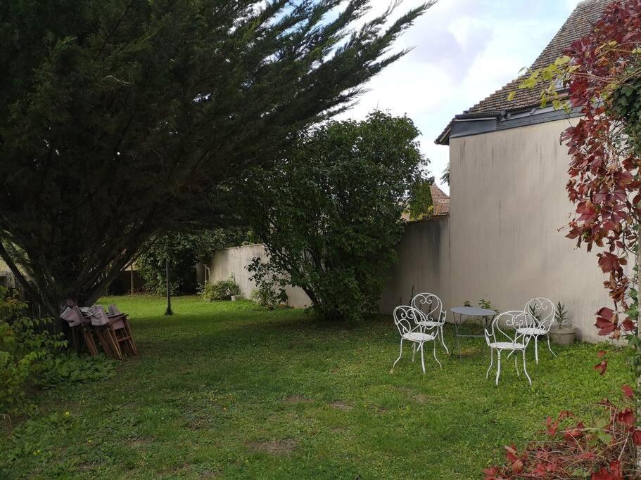 Au Coeur De Mortagne, Un Balcon Sur Le Perche Villa Bagian luar foto